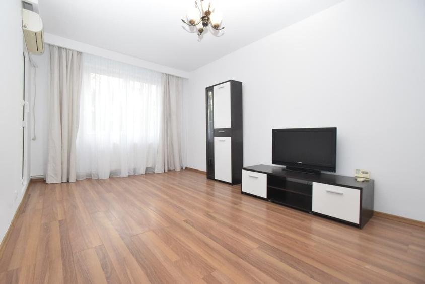 Apartament cu 3 camere decomandat în Crângași
