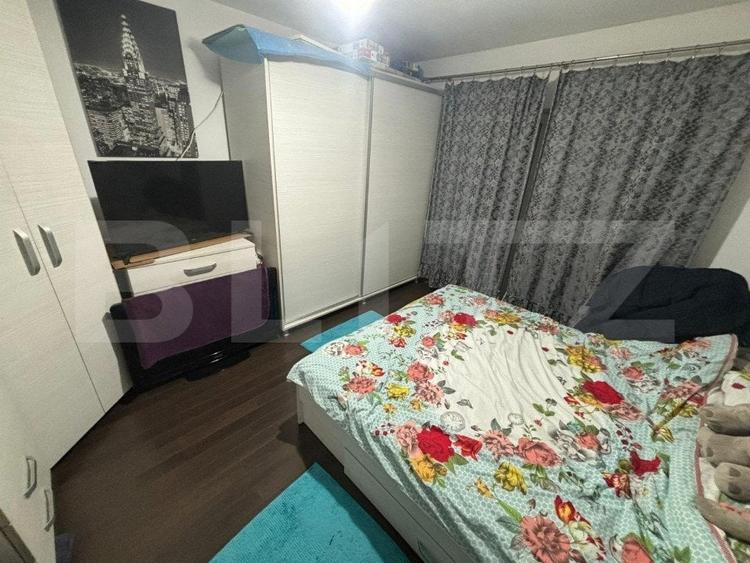 Casă individuală cu 7 camere cu Teren 300 Mp în Cetății