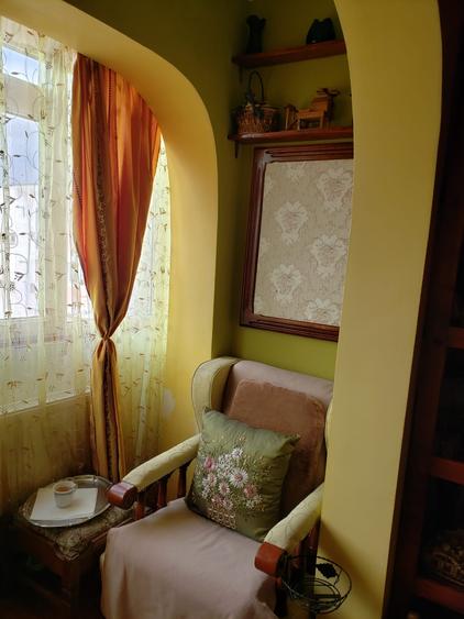 Apartament cu 3 camere decomandat, mobilat în Poarta 6