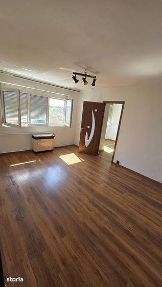 Apartament cu 2 camere nedecomandat în 14 Mai
