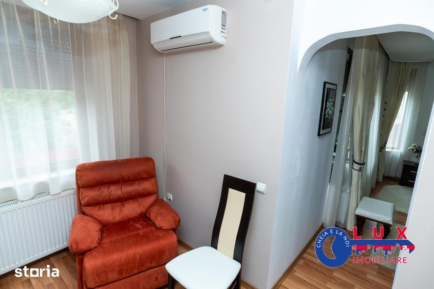 Casă cu 7 camere cu Teren 275 Mp în Central