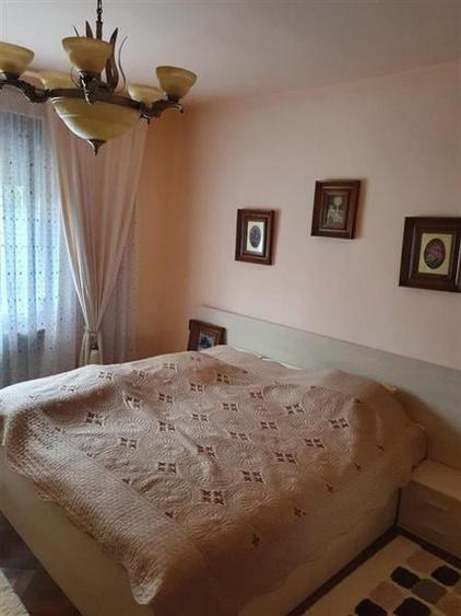 Casă individuală cu 4 camere cu Canalizare în Aradul Nou