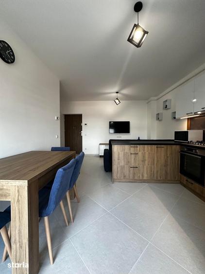Apartament cu 2 camere semidecomandat în Botizului