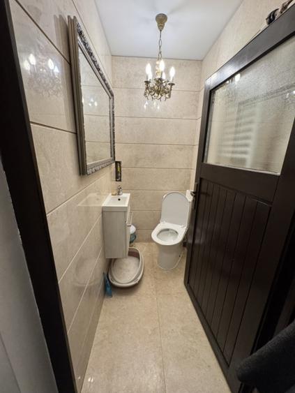 Duplex cu 4 camere cu Canalizare în Democrației