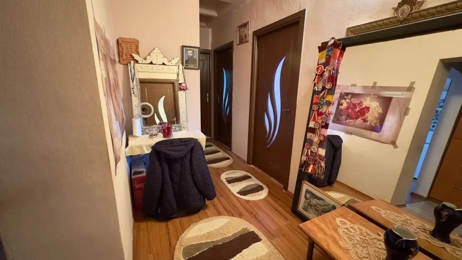 Apartament cu 3 camere decomandat în Central