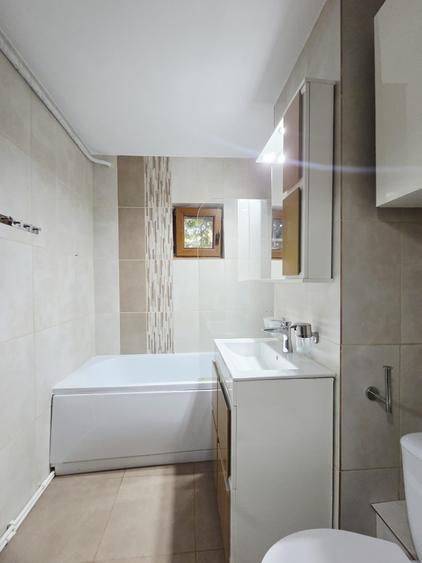 Apartament cu 2 camere decomandat în Micro 17