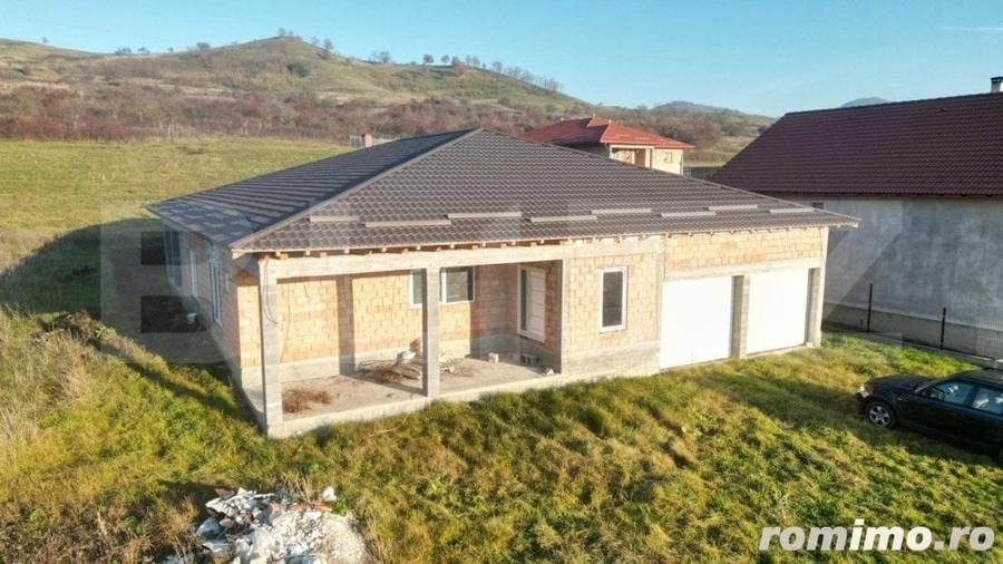 Casă cu 4 camere cu Teren 1500 Mp în Ideciu de Jos