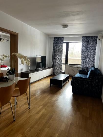 Apartament cu 2 camere semidecomandat, mobilat în Băneasa