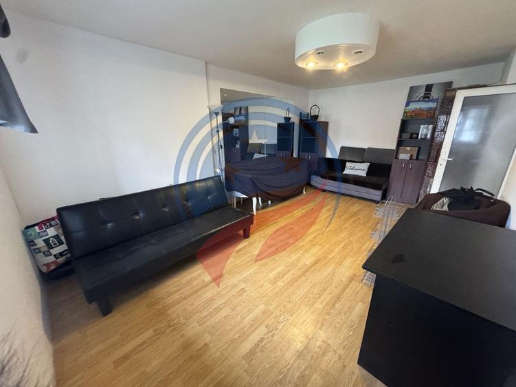 Apartament cu 4 camere semidecomandat în Ultracentral