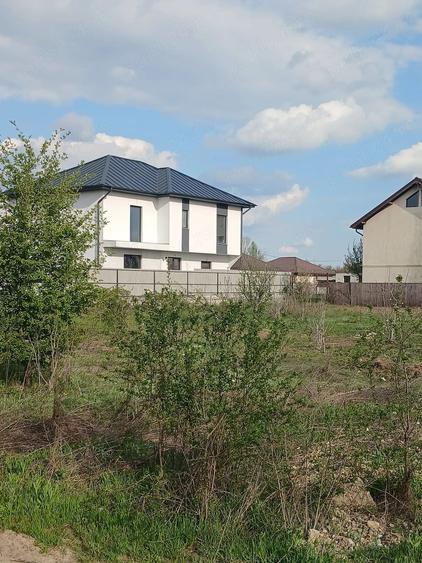 Teren de 629 mp, în Olteni