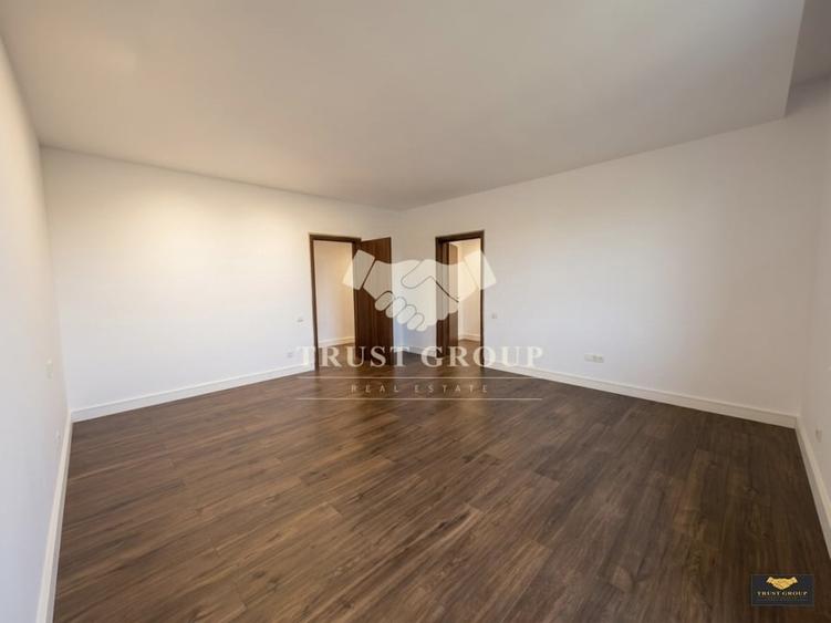 Apartament cu 4 camere decomandat în Herăstrău