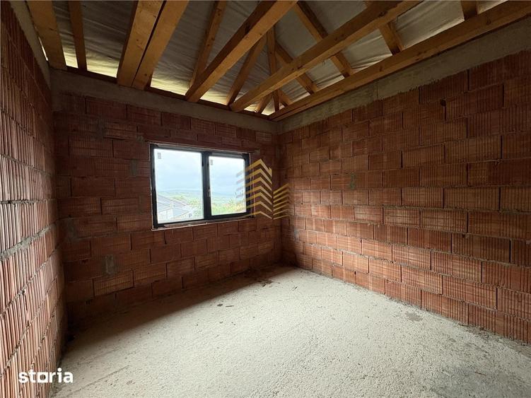 Casă cu 5 camere cu Teren 500 Mp în Central