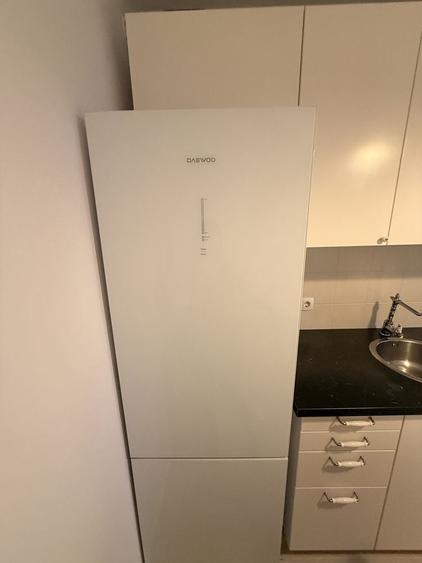Studio dublu cu terasa luminos si bine compartimentat - 5