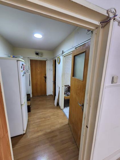Apartament cu 4 camere decomandat în Berceni