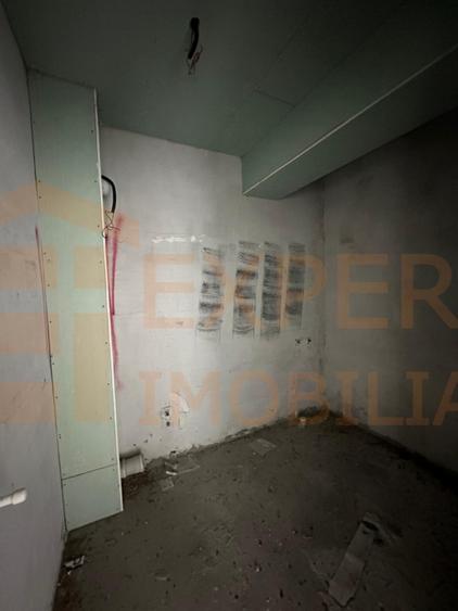 Apartament cu 2 camere decomandat în Far