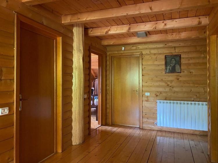 Casă individuală cu 6 camere cu Garaj în Cărbunari