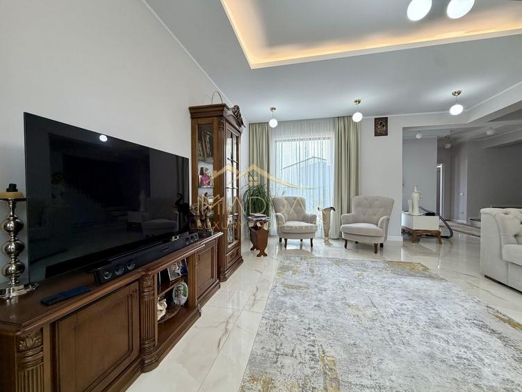 Duplex cu 5 camere cu Canalizare în Central