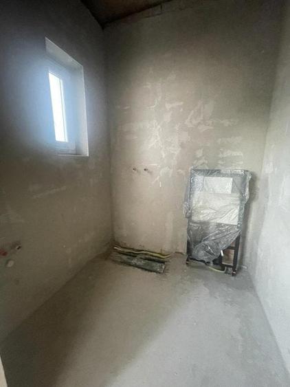 Casă individuală cu 4 camere cu Garaj în Luna de Sus