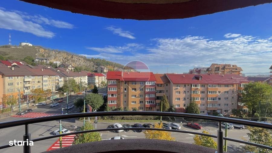 Apartament cu 2 camere decomandat în Răcădău