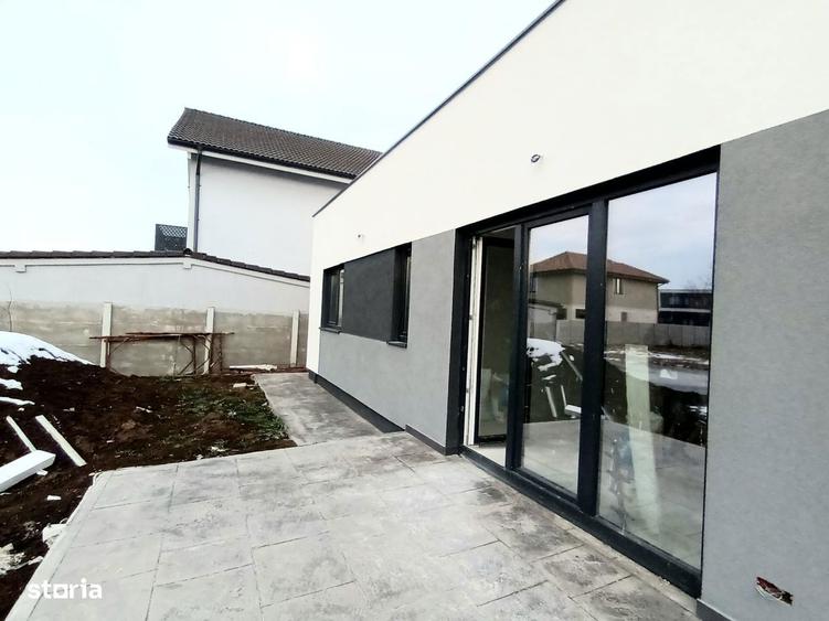 Casă cu 3 camere cu Teren 300 Mp în Dumbrăvița