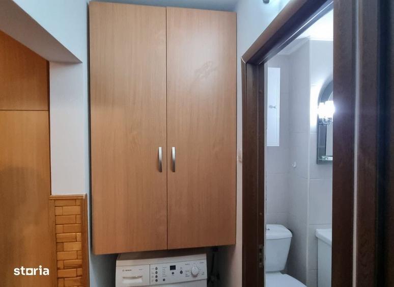 Apartament cu 3 camere decomandat în Nicolina