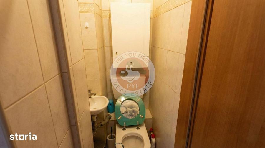 Apartament cu 5 camere decomandat în Romană