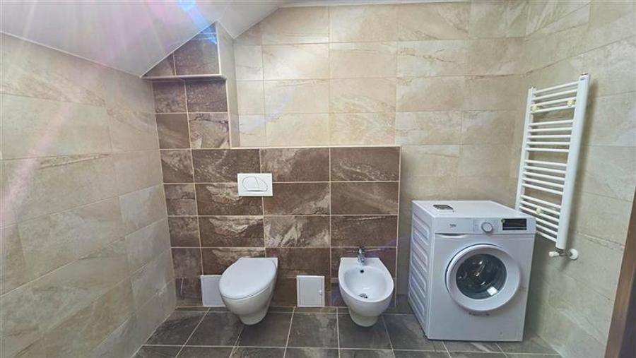 Apartament cu 3 camere decomandat în Dumbrăvița
