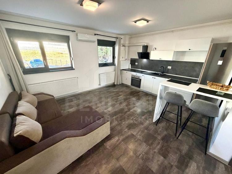 Apartament cu 2 camere semidecomandat, mobilat în 1 Mai
