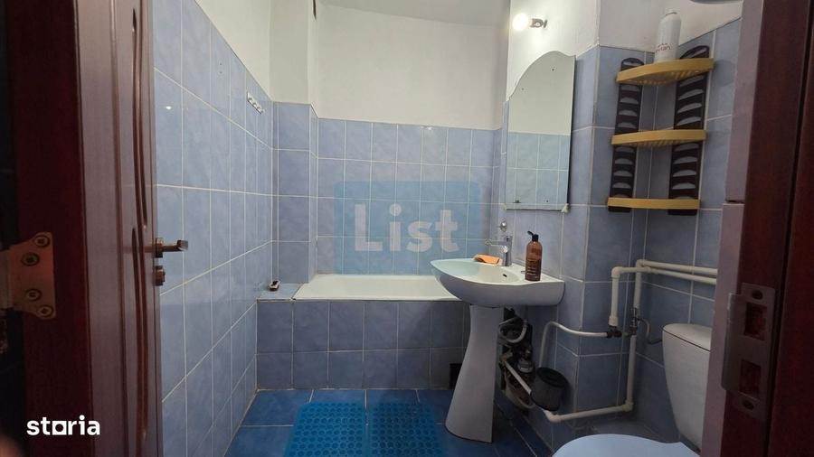 Apartament cu 4 camere decomandat în Gura Văii