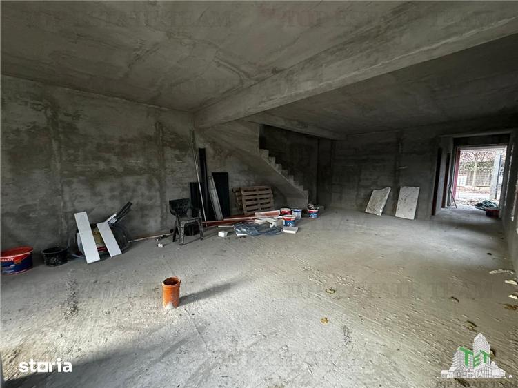 Casă cu 5 camere cu Teren 250 Mp în Chitila