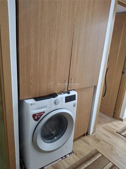 Apartament cu 3 camere semidecomandat în Micro II