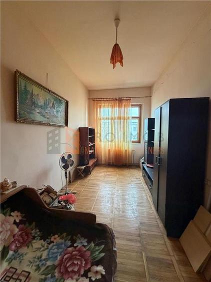Apartament cu 2 camere semidecomandat în Broșteni