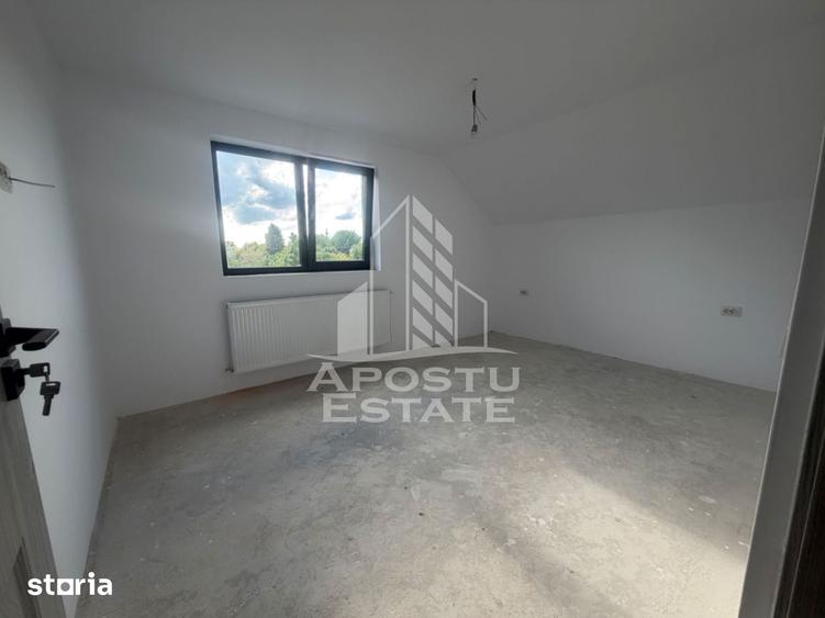 Casă cu 5 camere cu Teren 465 Mp în Sânandrei
