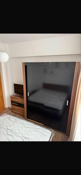 Apartament cu 3 camere decomandat în Exterior Vest