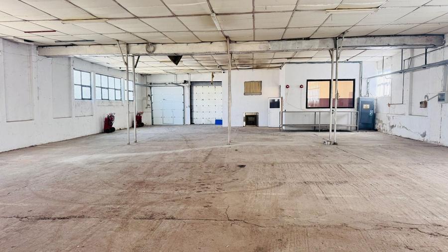 Spațiu industrial, de 350 mp, în Confecții