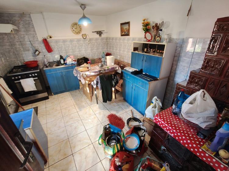 Casă cu 3 camere în Hătcărău