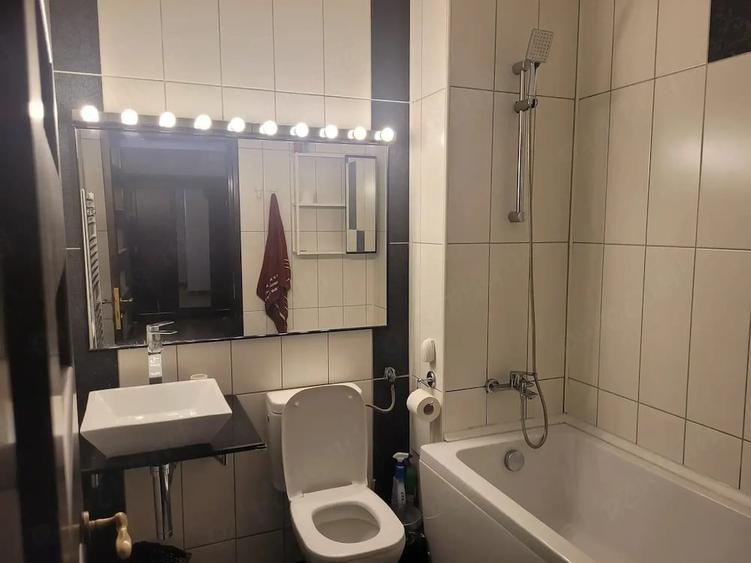 Apartament cu 2 camere decomandat în Exterior Vest
