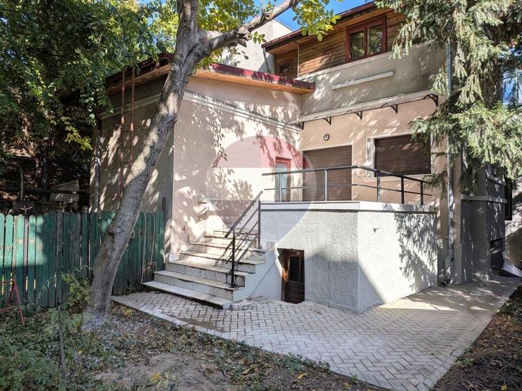 Apartament cu 4 camere decomandat în Aviatorilor