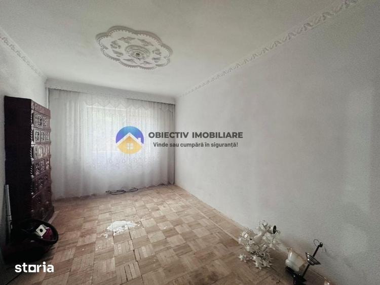 Apartament cu 4 camere decomandat în Ceahlău