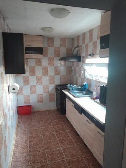 Casă individuală cu 5 camere cu Canalizare în Postăvari