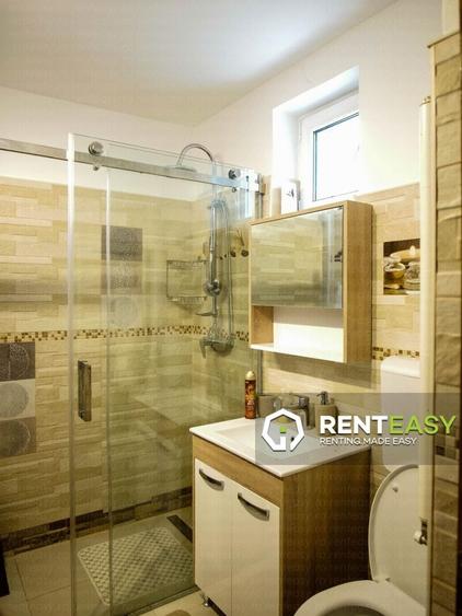 Apartament cu 3 camere semidecomandat în Piața Unirii
