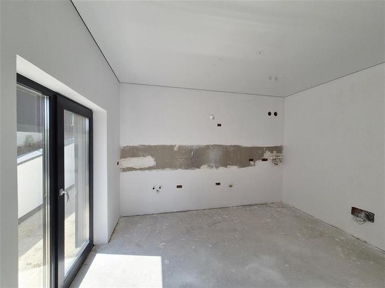 Casa de vanzare cu priveliste frumoasa - 7