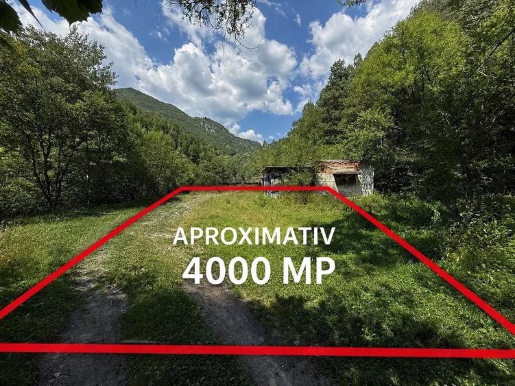 Teren de 3650 mp, în Petros