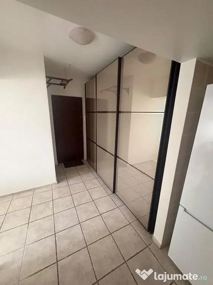 Apartament cu 2 camere decomandat în Ultimul leu