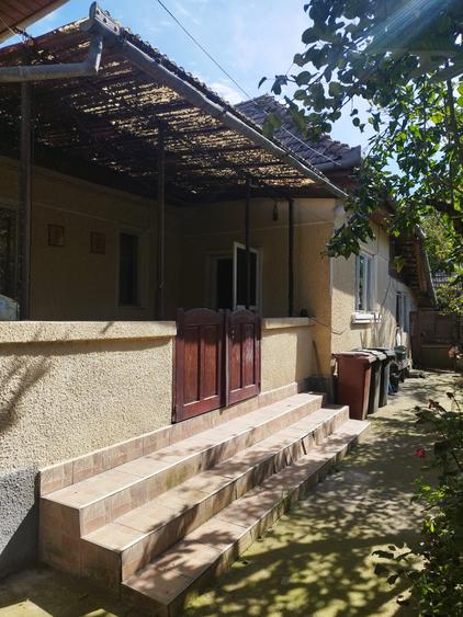 Casă individuală cu 4 camere cu Canalizare în Mureșeni