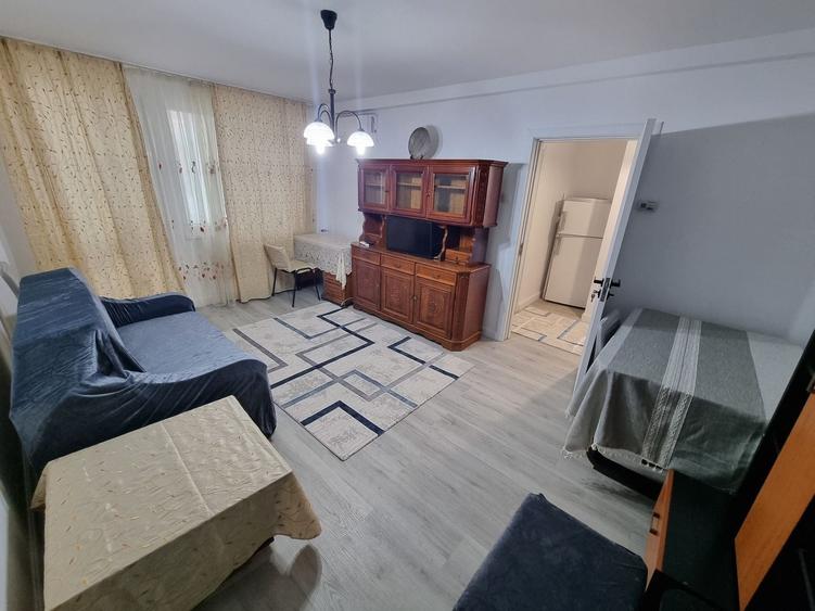 Apartament cu 2 camere semidecomandat, mobilat în Ultracentral