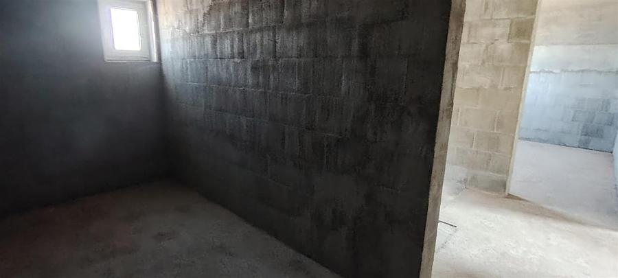 Casă cu 5 camere cu Teren 357 Mp în Episcopia Bihorului
