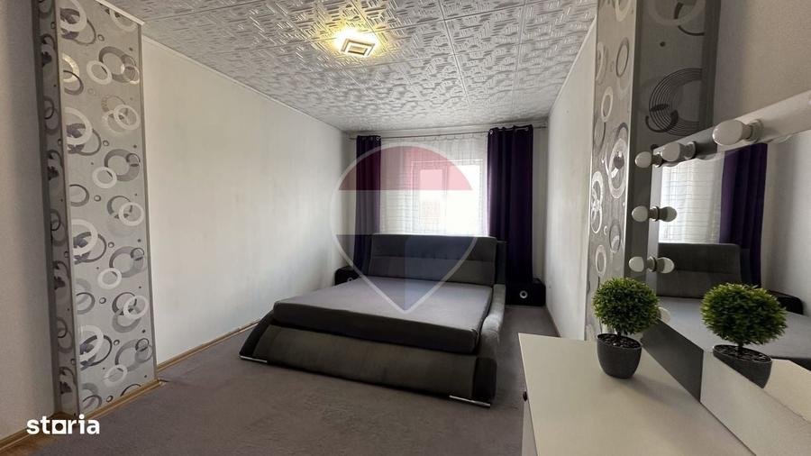 Apartament cu 3 camere decomandat în Soarelui