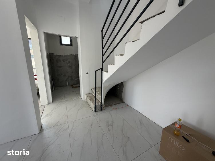 Casă cu 5 camere cu Teren 140 Mp în Central