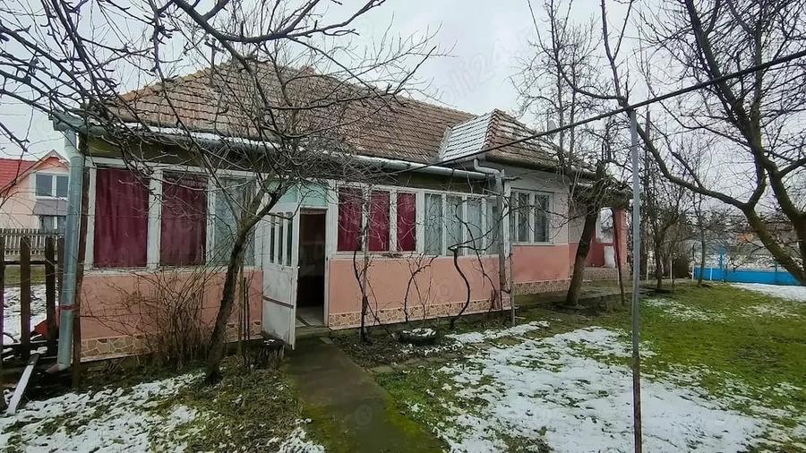 Casă cu 2 camere cu Teren 3000 Mp în Sântana de Mureș